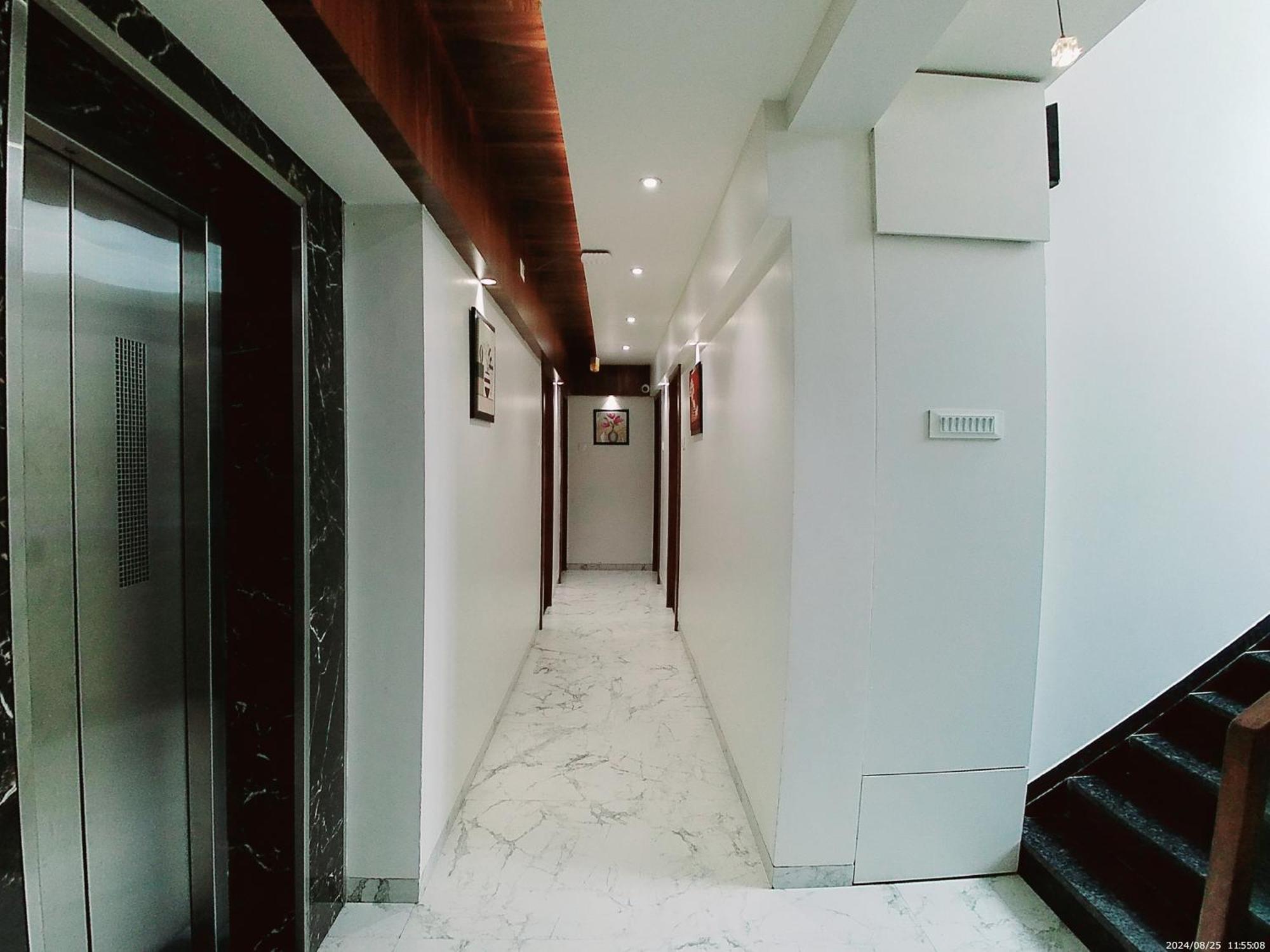 Hotel Sai Pratik, Newly Built Up, Complimentary Shuttle To The Temple Shirdi Exterior foto